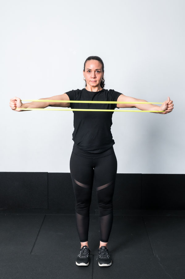 Shoulder extension with elastic exercise bands - step 2